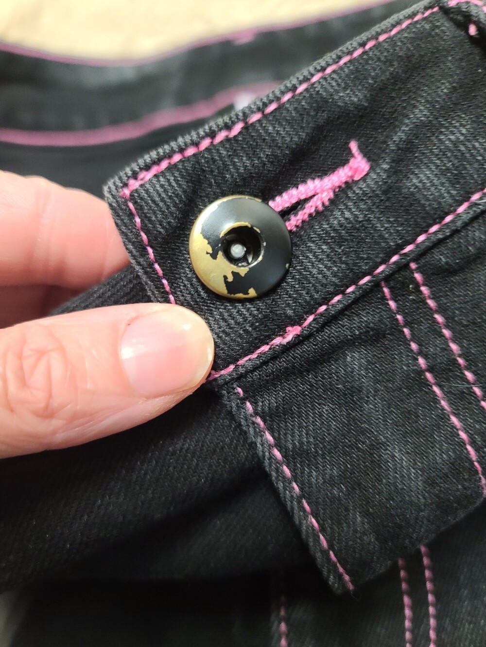 Cute Sanrio Kuromi Black Denim Shorts with Pink Stitchingt , Hot Topic, Size 11 - Picture 5 of 7